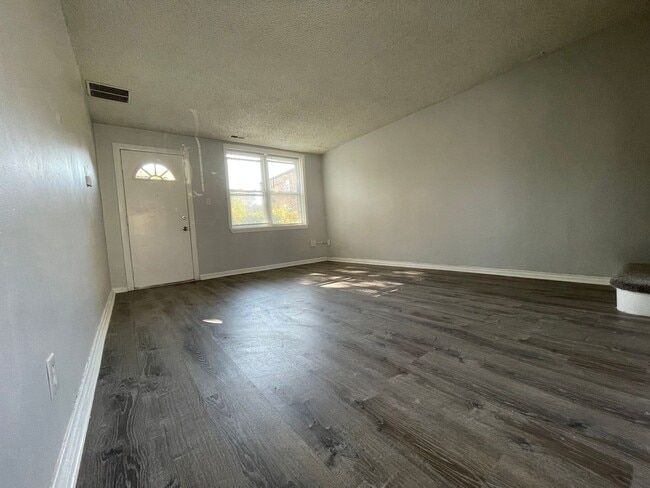 Building Photo - Newly Renovated 2 Bedroom/1 Bathroom Home with Driveway and Double Lot!