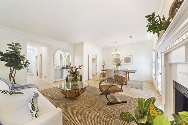 Building Photo - 305 Ansley Villa Dr NE