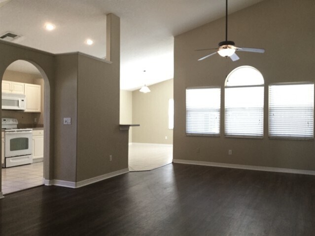 Building Photo - 1591 Crawford Dr