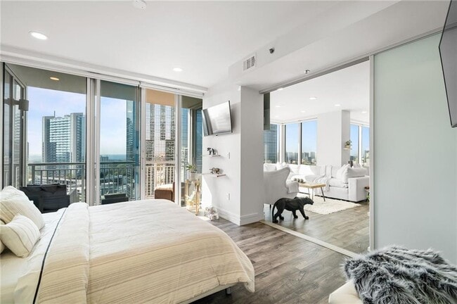 Building Photo - 3338 Peachtree Rd NE