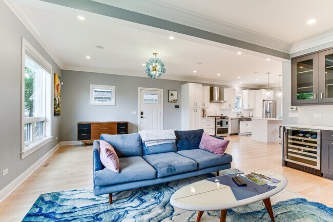 Building Photo - 4727 N Kiona Ave