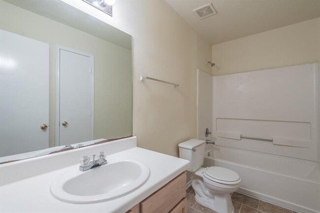 Building Photo - 11711 Sunny Stream Dr