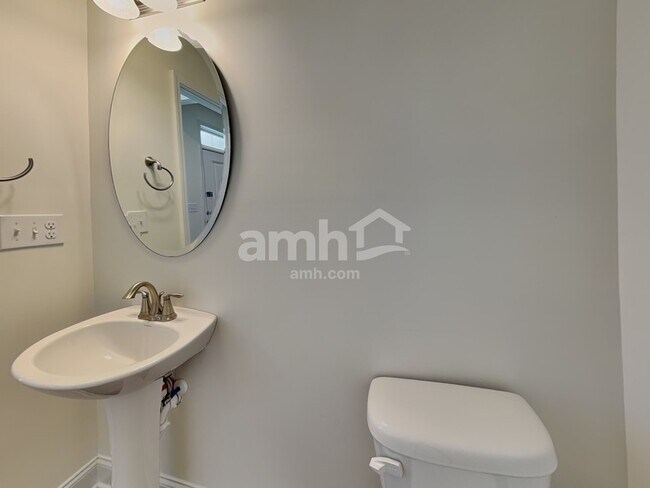 Building Photo - 2125 Laurel Vlg Cir