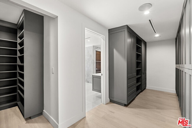 Building Photo - 4423 Bergamo Dr