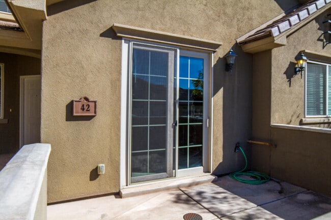 Building Photo - Beautiful Desert Hills Beauty!  Casitas at Hidden Valley! Price Reduced!