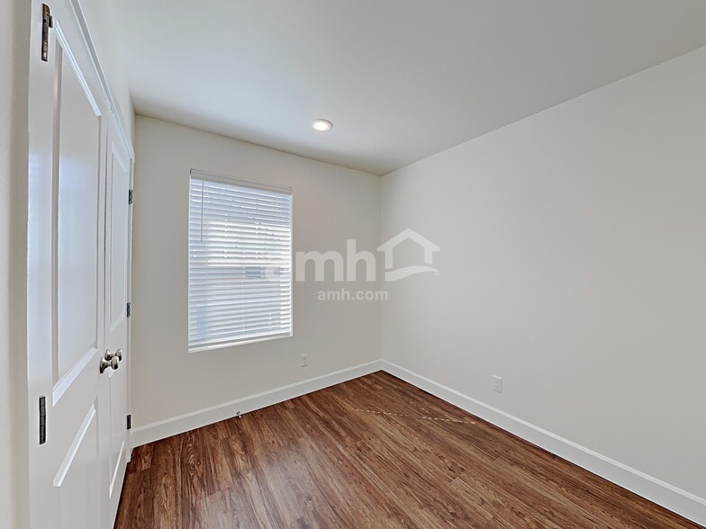 Building Photo - 33072 Eagle Peak Ln