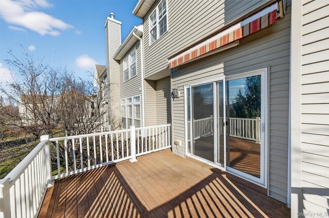 Building Photo - 5 Clearwater Ct