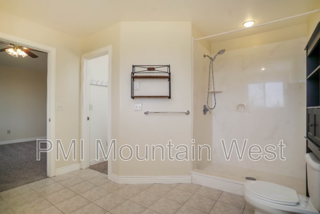 Building Photo - 144 S Mountain Rd