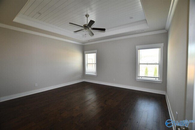 Building Photo - 702 Sluice Dr SW