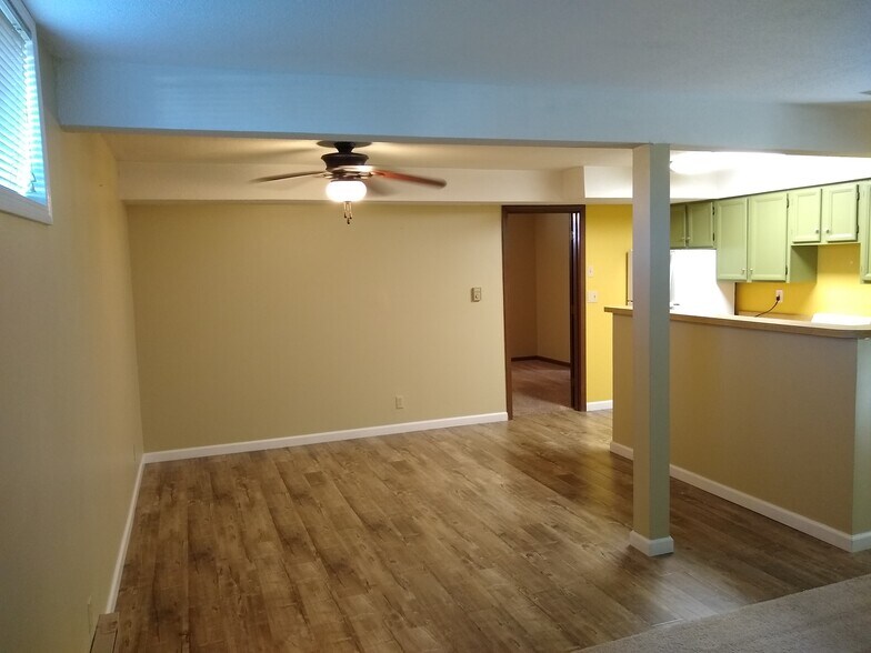 Building Photo - 432 Southampton Dr