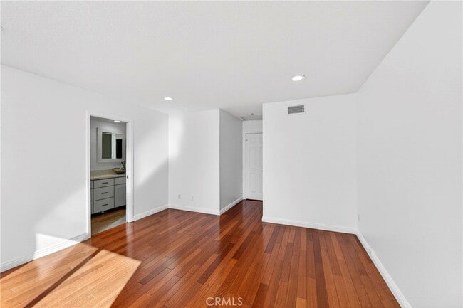 Building Photo - 3355 Sterling Dr