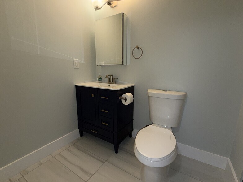 Building Photo - 1195 Palmwood Ct