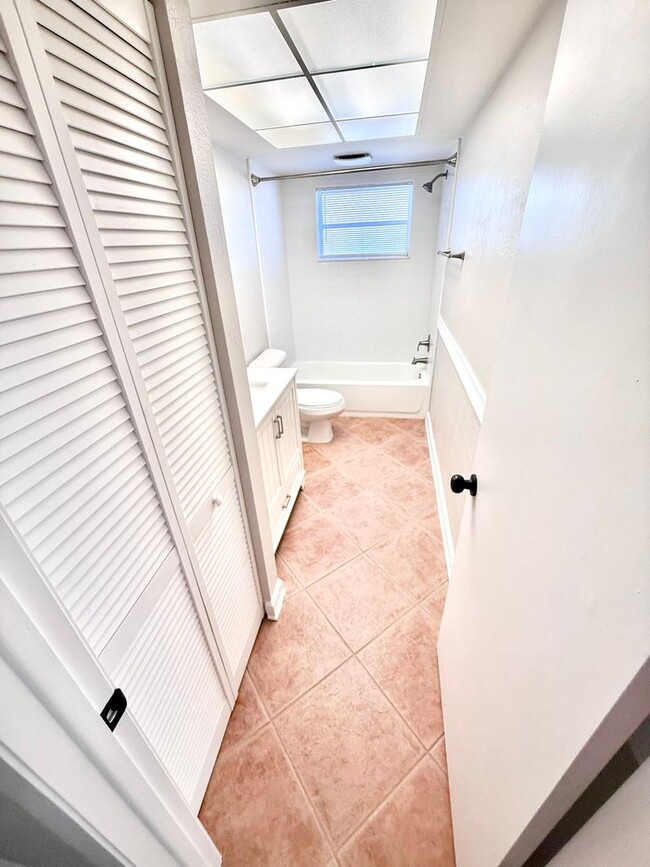 Building Photo - Beautiful 2 Bed • 2 Bath Single-Family Home in Beacon Groves