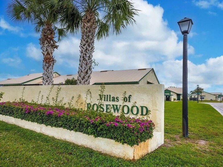 Building Photo - 525 SW Sara Blvd