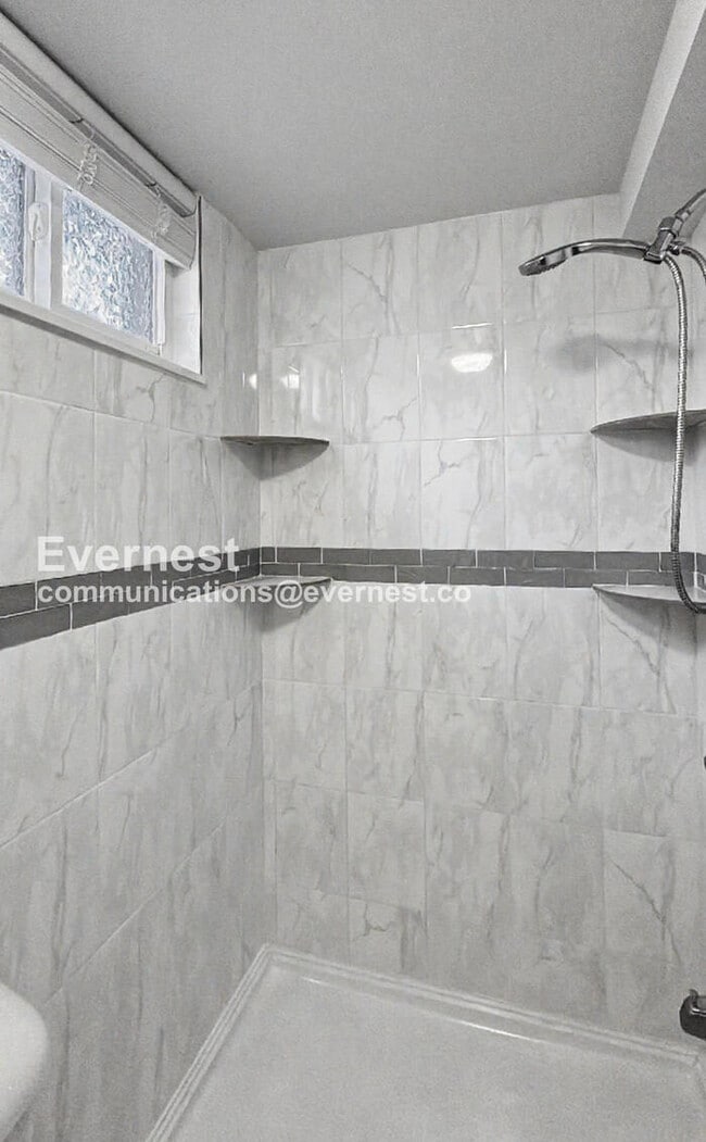 Building Photo - 19200 E Ponca Terrace