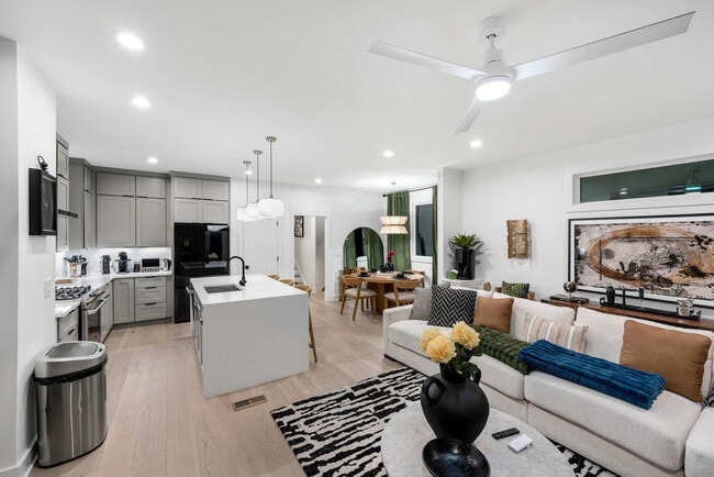 Building Photo - 227 Woodsborough Pl