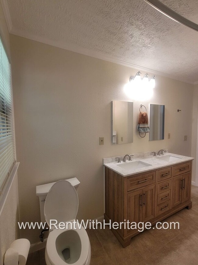 Building Photo - Gorgeous 3bd/2bath Brick Home/ Attention To Detail/ Upgrades Galore/ Great Location