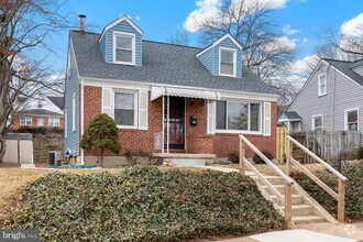 Building Photo - 4907 Willshire Ave