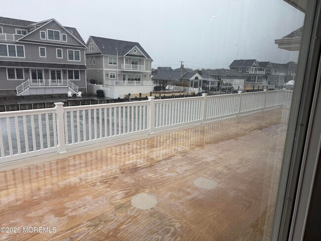 Building Photo - 326 Cutter Ln