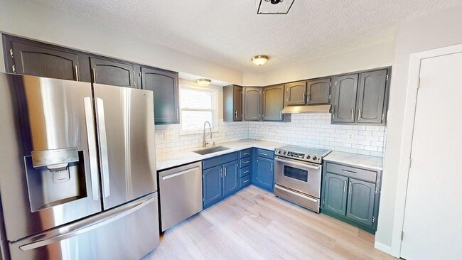 Building Photo - 5709 Nike Dr