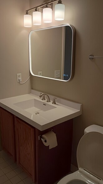 Building Photo - 2256 Monarch Dr