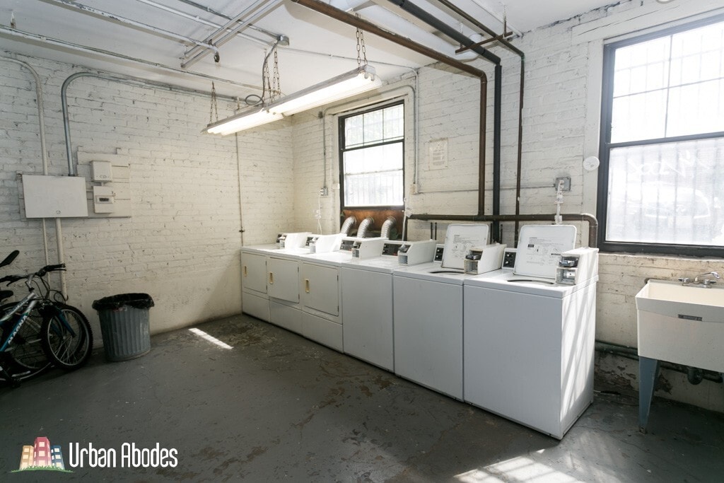 Building Photo - 4847 N Damen Ave