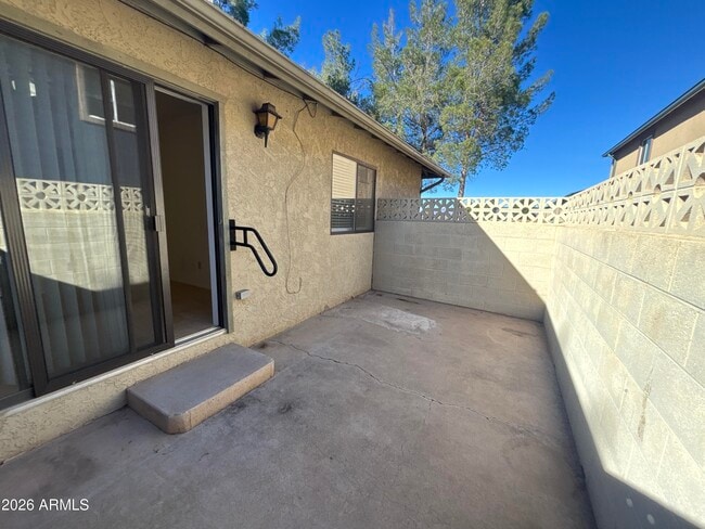 Building Photo - 1628 E Birch St