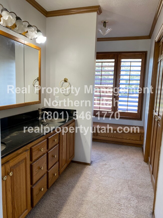 Building Photo - Beautiful Bountiful Home on the Bench