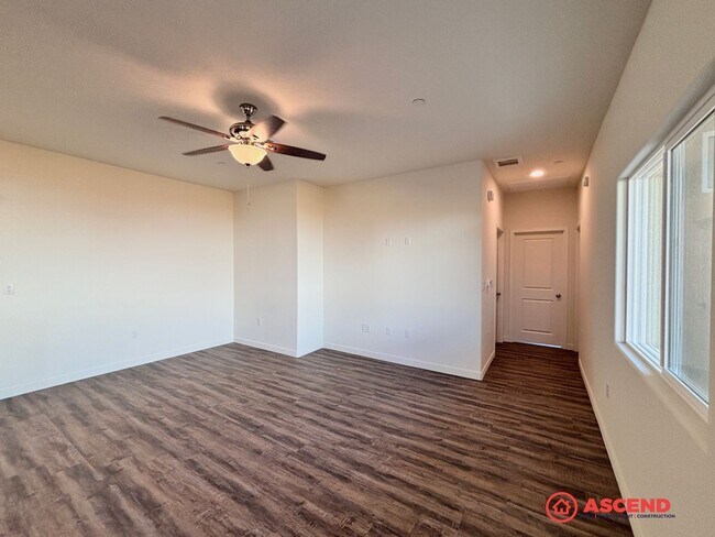 Building Photo - 6012 Curvy Hills Dr