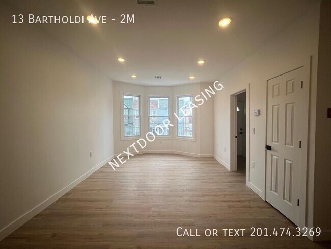 Building Photo - 13 Bartholdi Ave