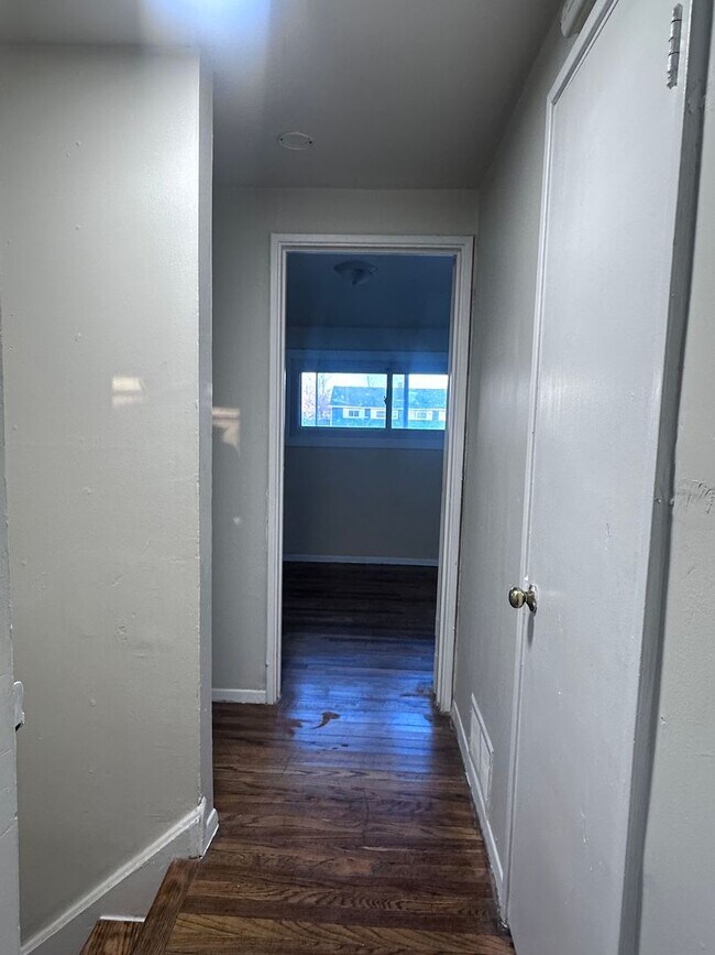 Building Photo - VOUCHER FREINDLY - COME SEE!!!!!!