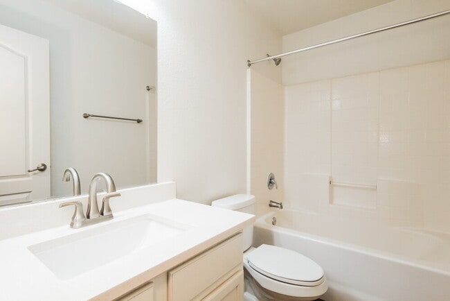 Building Photo - 3320 W Glass Ln