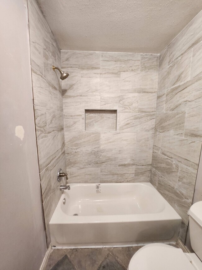 Building Photo - 4027 Summit Valley Dr