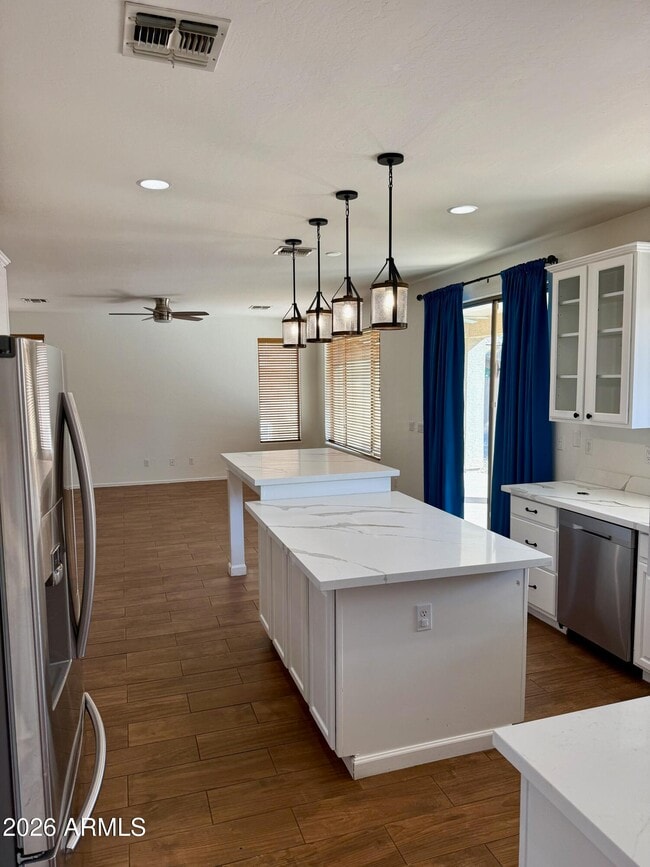 Building Photo - 2431 W Carter Rd