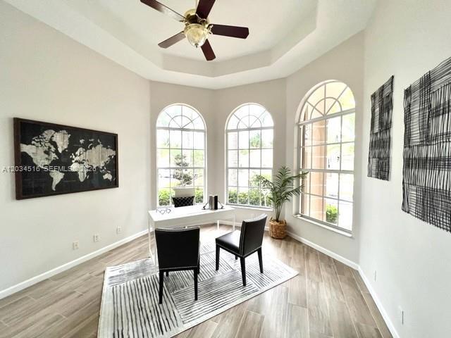 Building Photo - 2501 Poinciana Dr