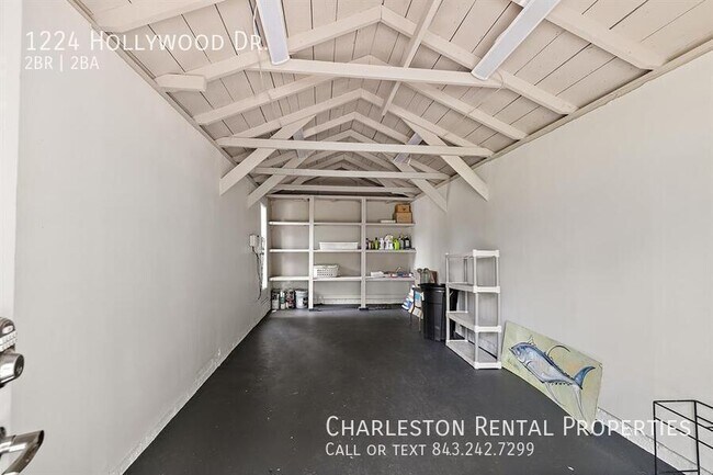 Building Photo - 1224 Hollywood Dr