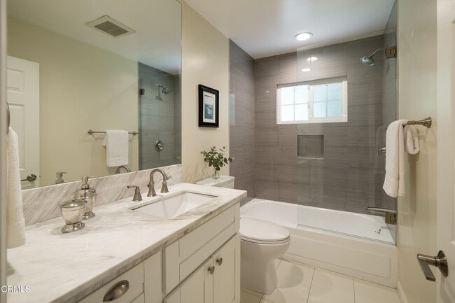 Building Photo - 1721 La Loma Rd