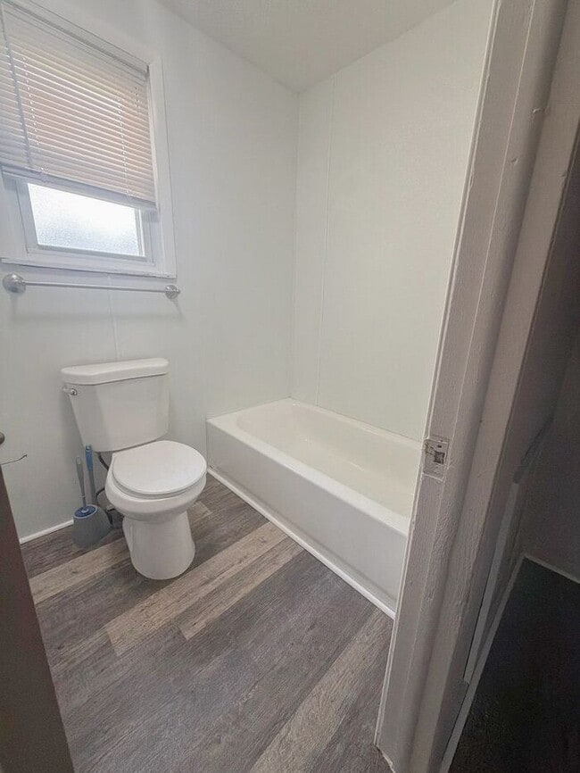 Building Photo - Studio Apartment