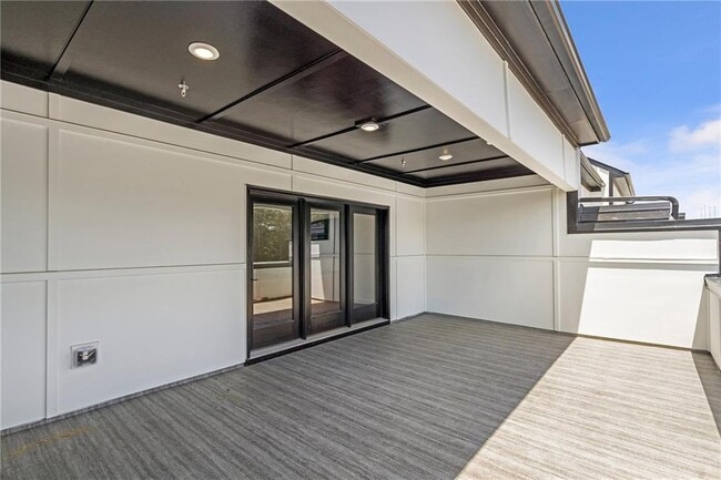 Building Photo - 2042 Juliette Ave