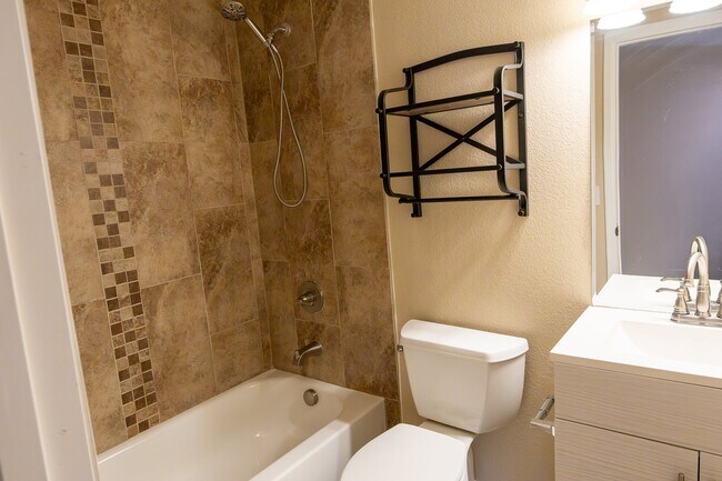 Building Photo - 8179 Meadowcrest Dr