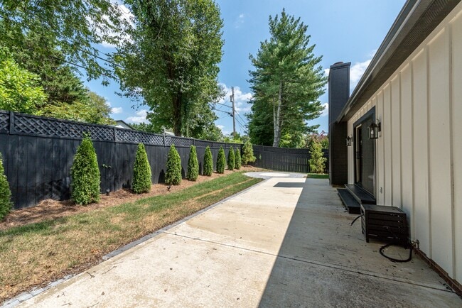 Building Photo - 626 Copperfield Dr