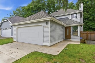 Building Photo - 2227 SE 8th Pl