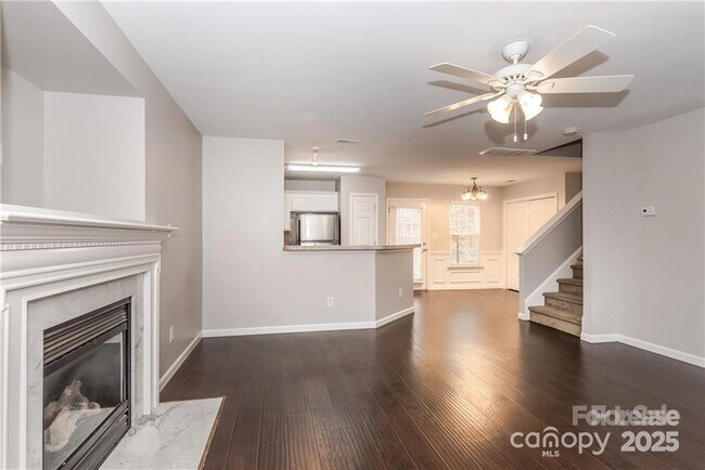 Building Photo - 231 Woodlynn Dr