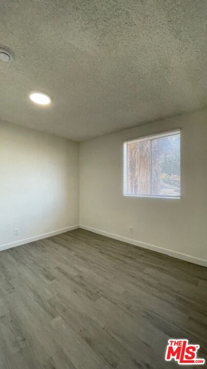 Building Photo - 1240 N Evergreen Ave