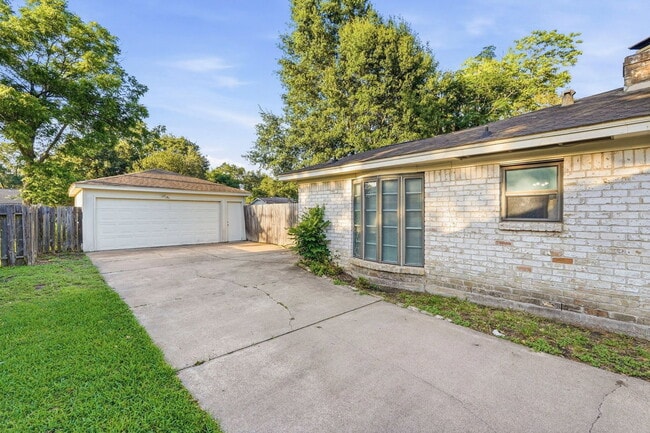 Building Photo - 22222 Kerryblue Dr