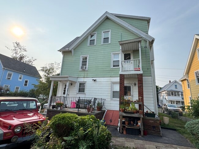 Building Photo - 178 Lamson St