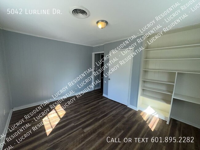 Building Photo - 5042 Lurline Dr