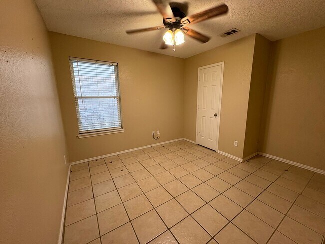 Building Photo - Great 3-2-2 in Lost Creek Ranch NWISD Roan...