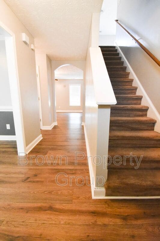 Building Photo - 131 Flag Ln