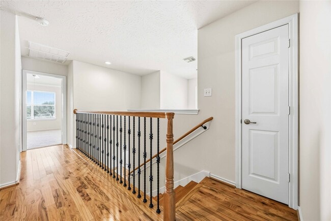 Building Photo - 3205 Victorian Manor Ln